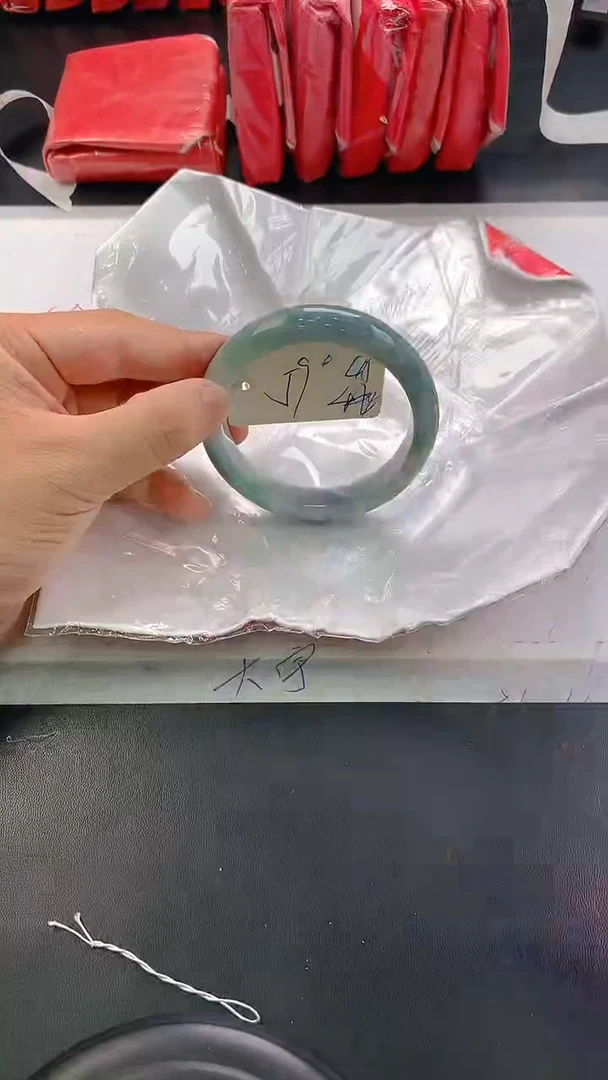 未镶嵌手镯翡翠45