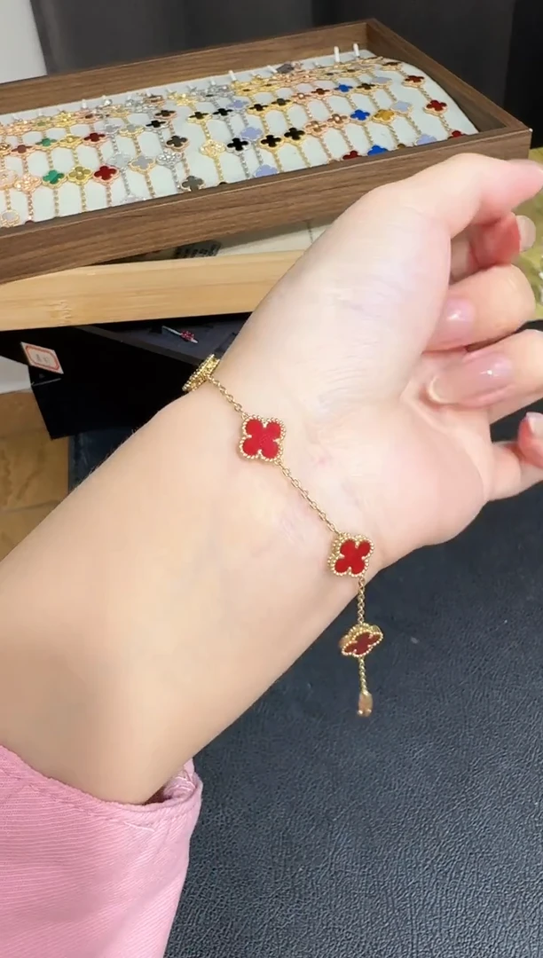 18K金镶嵌手链玛瑙/玉髓红色k黄，小号五花手链