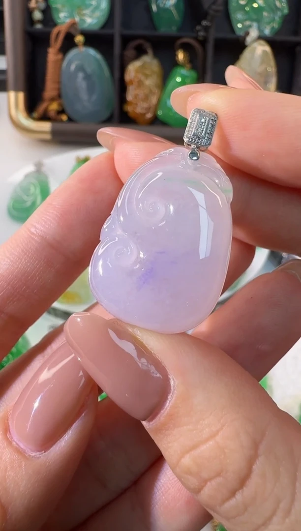 颈饰18K金镶嵌翡翠缅甸A货翡翠