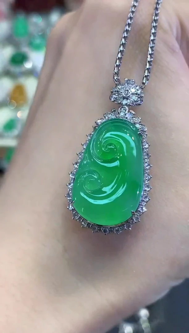 吊坠(不含链)18K金镶嵌翡翠B295