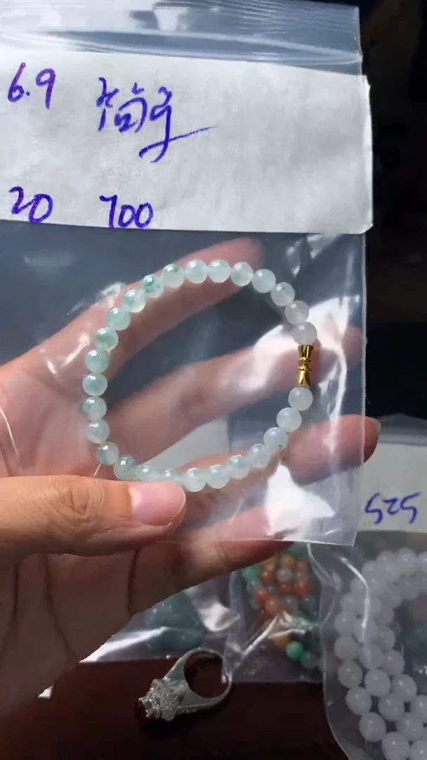 定制翡翠未镶嵌毛货需精细抛光 拍一发一