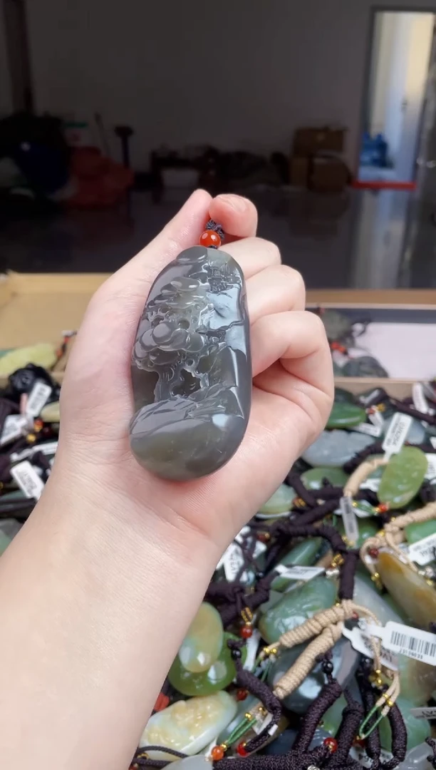 颈饰未镶嵌和田玉1