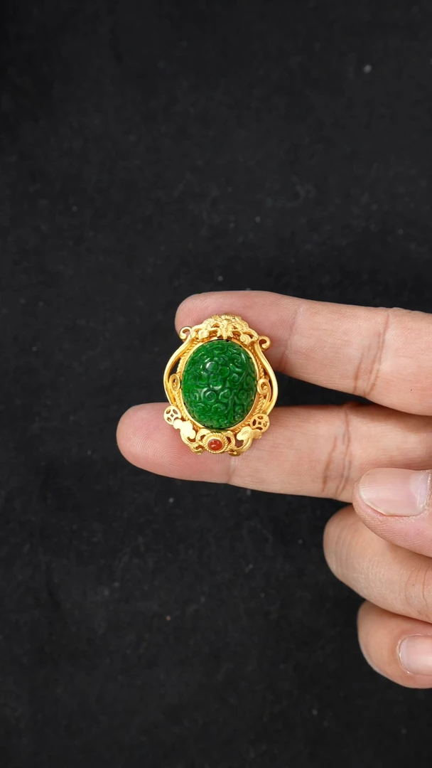 颈饰未镶嵌翡翠戒指81