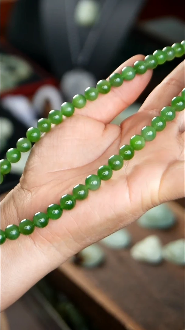 颈饰未镶嵌和田玉（碧玉）001