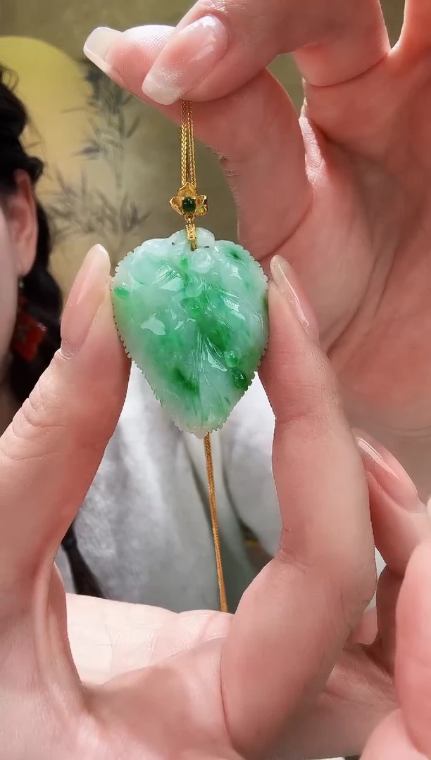 颈饰未镶嵌翡翠吊坠