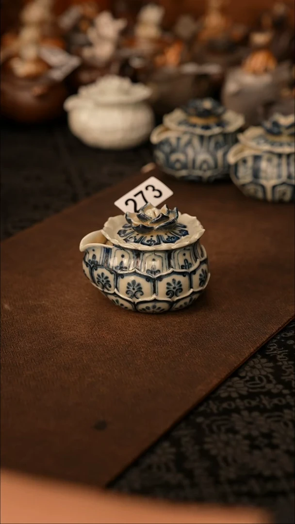 273柴窑裸烧 青花瓷手捏壶