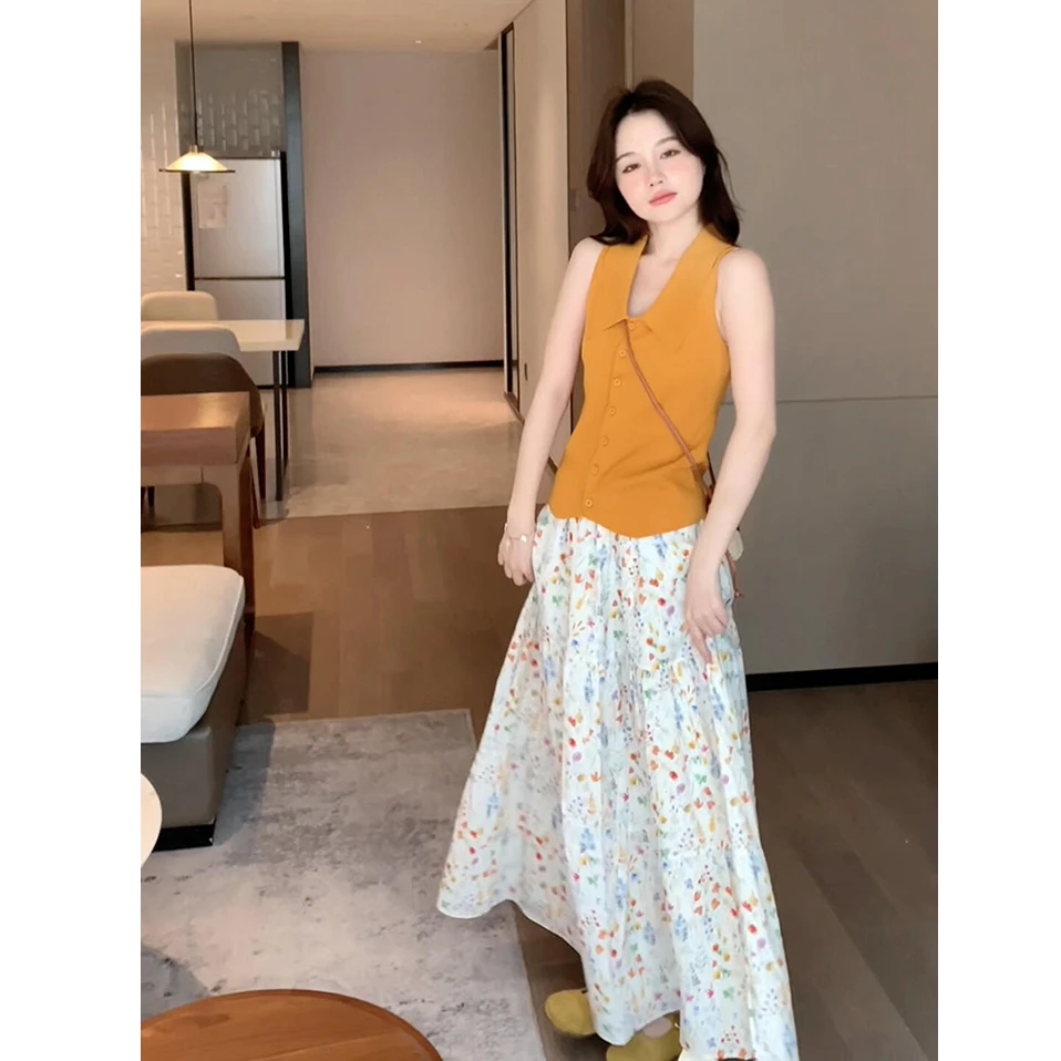 夏季洋气别致小衫女橘色单排纽扣无袖翻领背心女碎花小个子套装