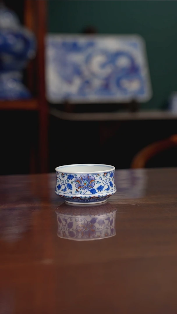 空山明月 新斗彩 缠枝牡丹