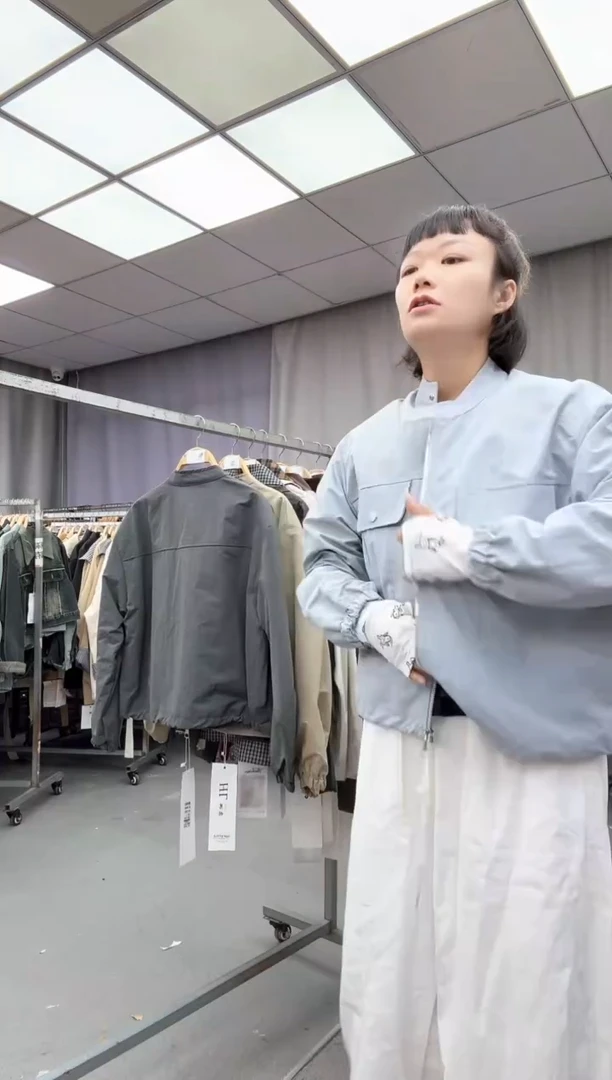 单 外套   大哥家漂亮衣服漂亮颜色