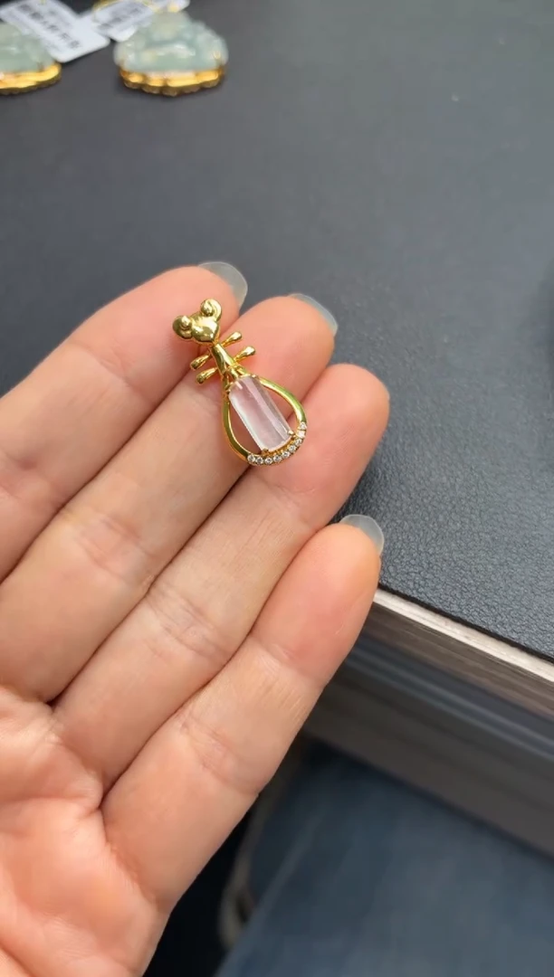 颈饰18K金镶嵌翡翠天然翡翠A货