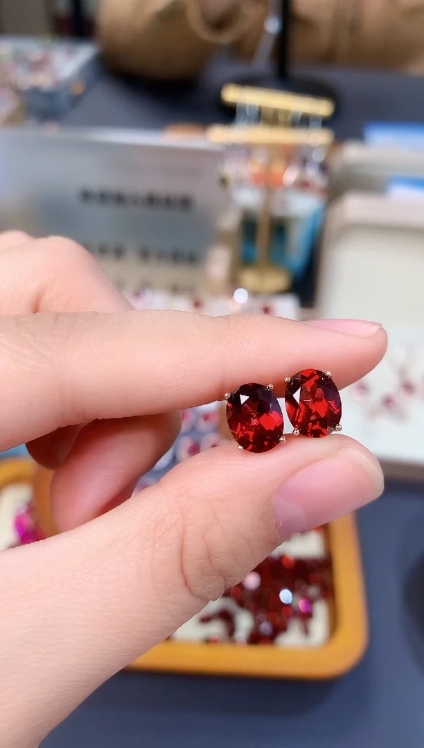 【闪购商品】石榴石耳钉银S925镶嵌天然