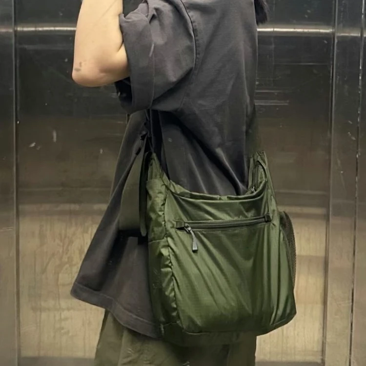 1.MIN SAN JIN平替款 爆款斜挎背包（可收纳）3125C-BCB241CS