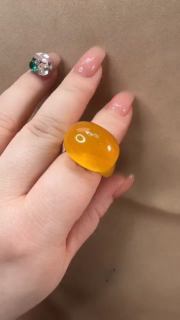 琥珀颈饰未镶嵌戒指