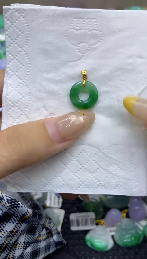 颈饰未镶嵌翡翠天然缅甸翡翠A货