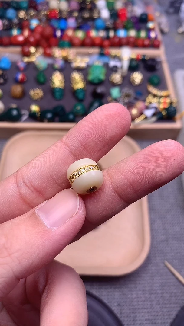 颈饰琉璃奶白色汉堡珠卡12mm 单个发