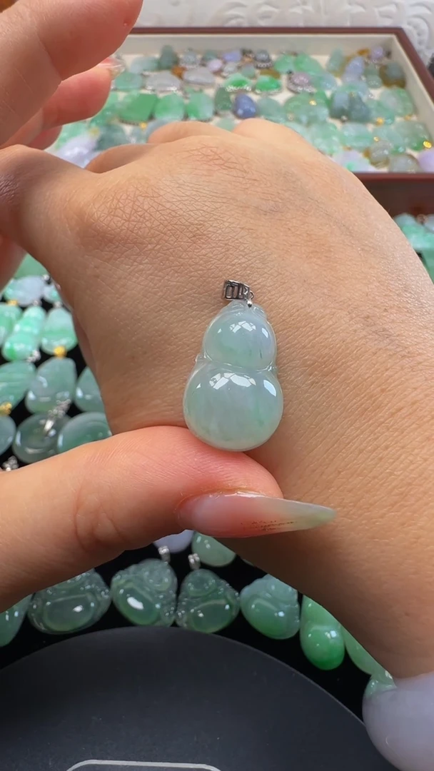 吊坠(不含链)18K金镶嵌翡翠葫芦