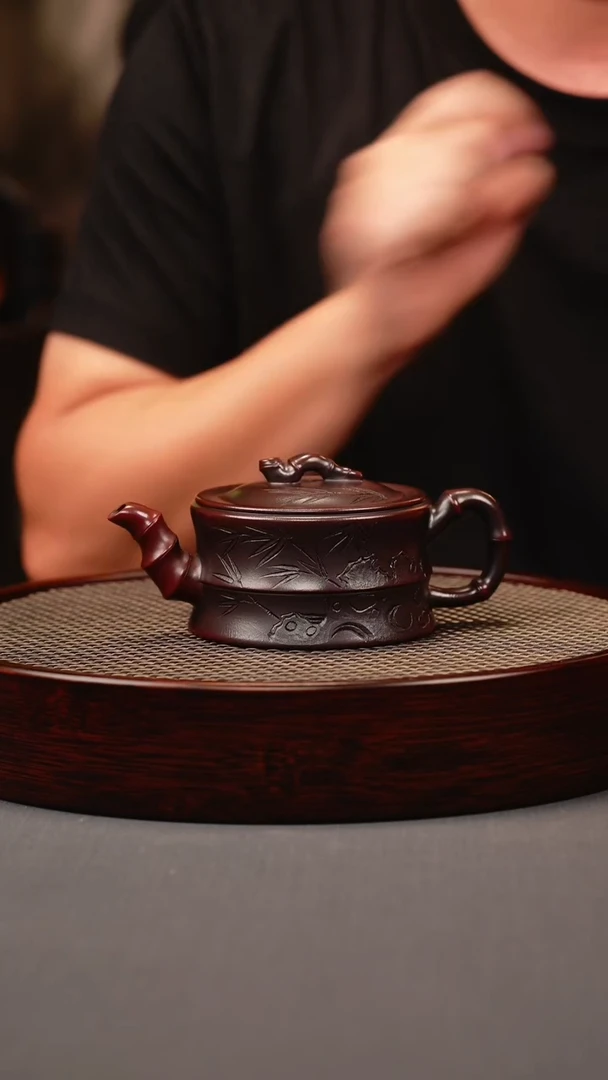 茶壶紫砂古红泥 双线竹节 刻太湖石