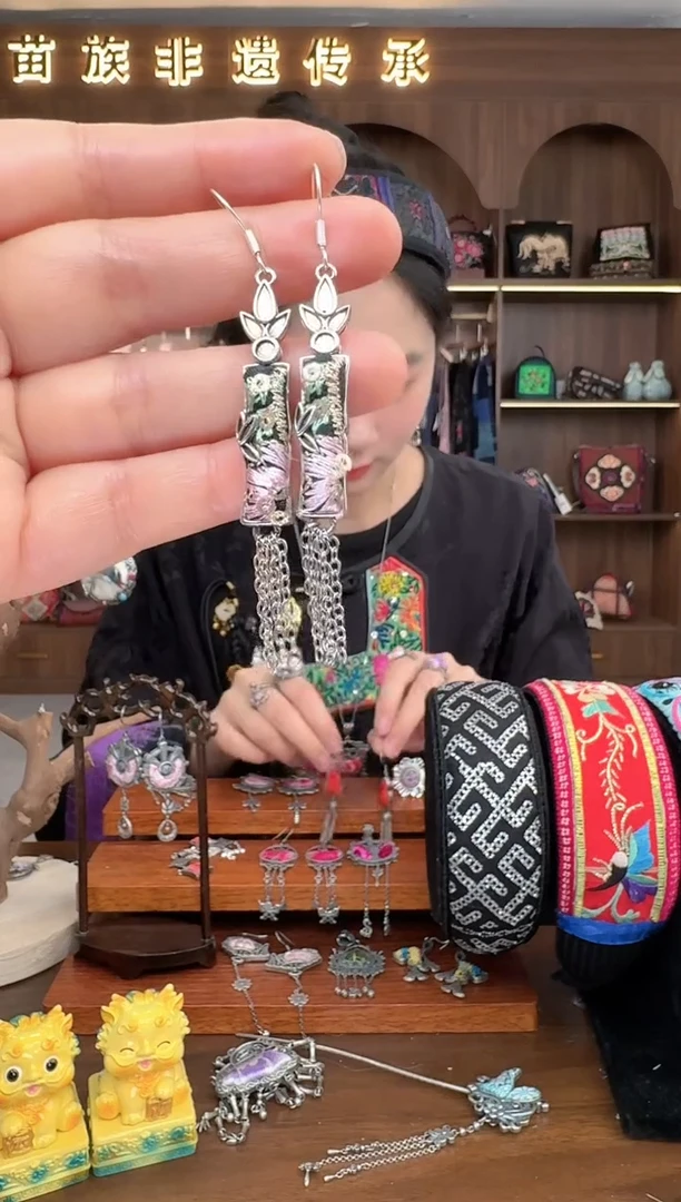 【闪购商品】织绣扶光苗绣传承48