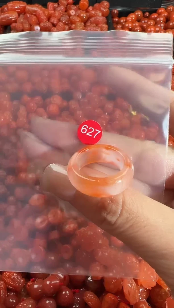 颈饰未镶嵌南红玛瑙1