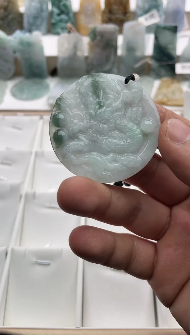 【闪购商品】翡翠颈饰未镶嵌..../1/18/ 237