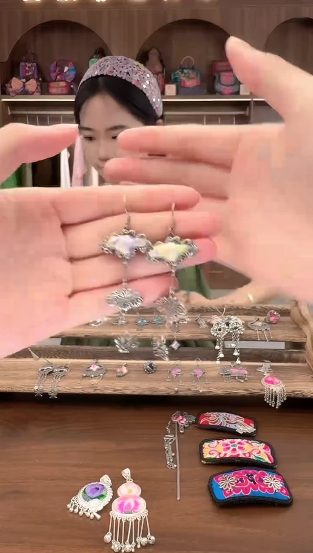 织绣扶光苗绣传承26