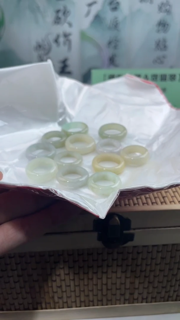 【闪购商品】翡翠挂件未镶嵌砍价王/555967/戒指/多样性发一