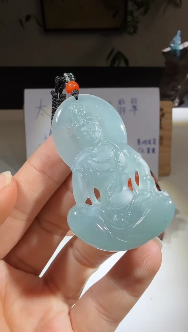 吊坠(不含链)未镶嵌翡翠观音