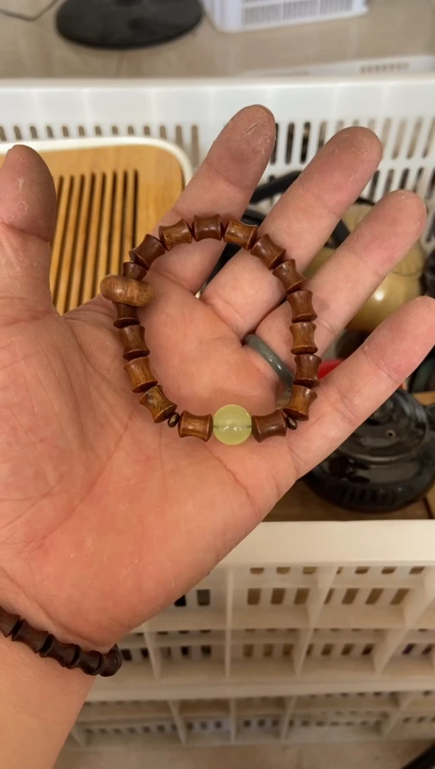 无运费险有瑕疵的摄影的产品有使用过的痕迹有点脏介意勿拍