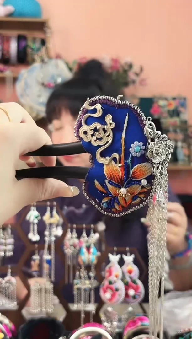 艺枝独绣手工饰品423