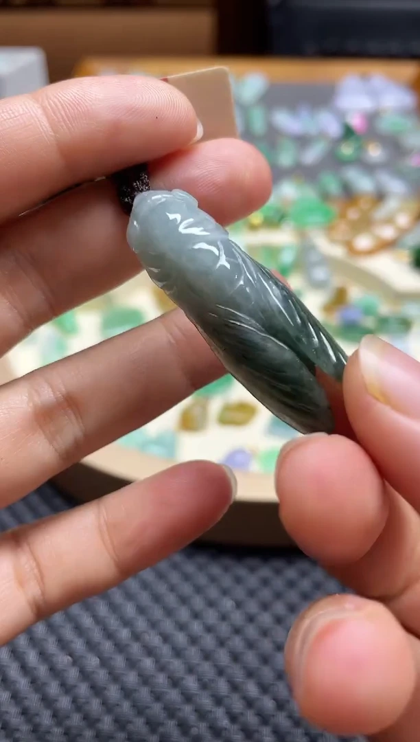 【闪购商品】翡翠颈饰未镶嵌一鸣惊人