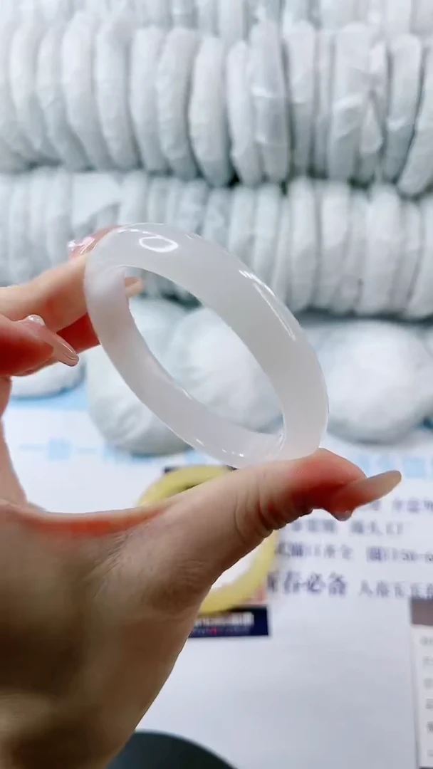 【闪购商品】石英质玉手镯未镶嵌0900742472-多样性发货