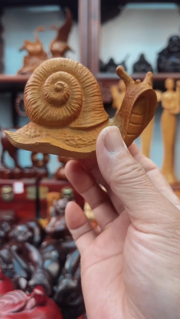黄杨木纯手工雕刻蜗牛