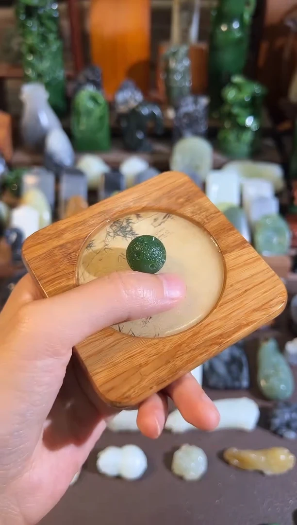 和田玉未镶嵌颈饰卡16mm