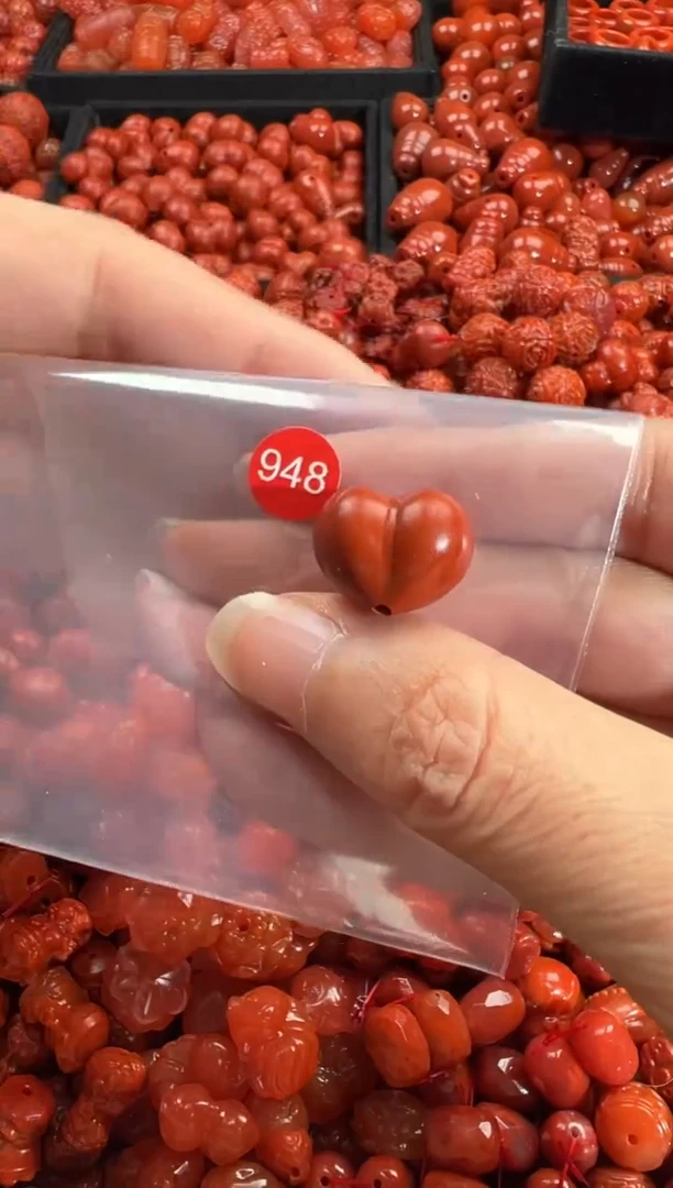 颈饰未镶嵌南红玛瑙1