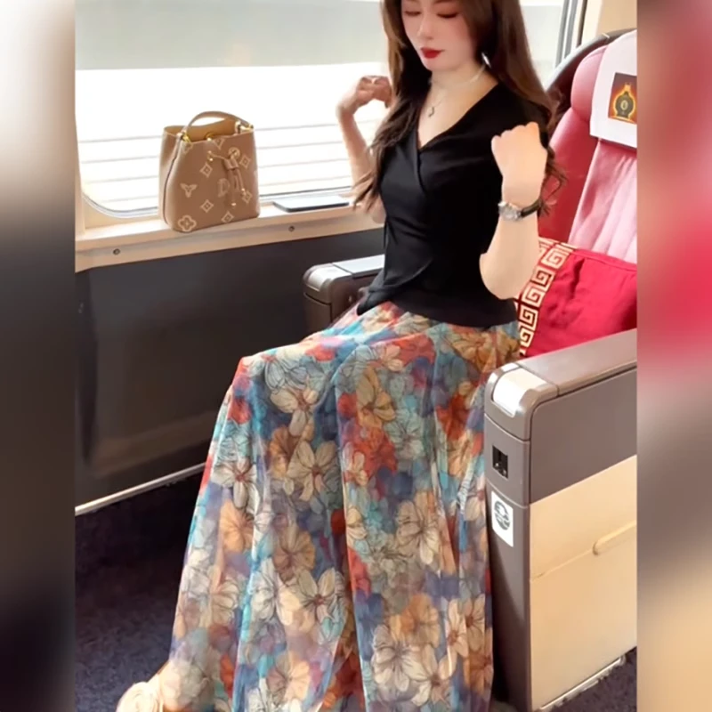 夏季减龄休闲小香风短袖上衣搭配碎花半身裙女款穿搭气质减龄套装