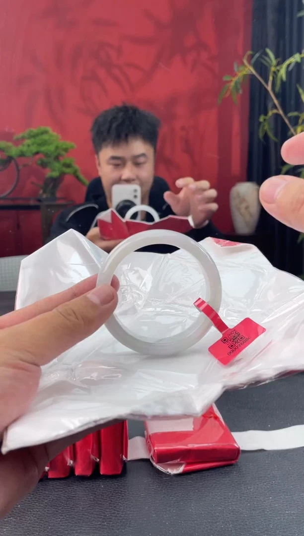 翡翠手镯未镶嵌6