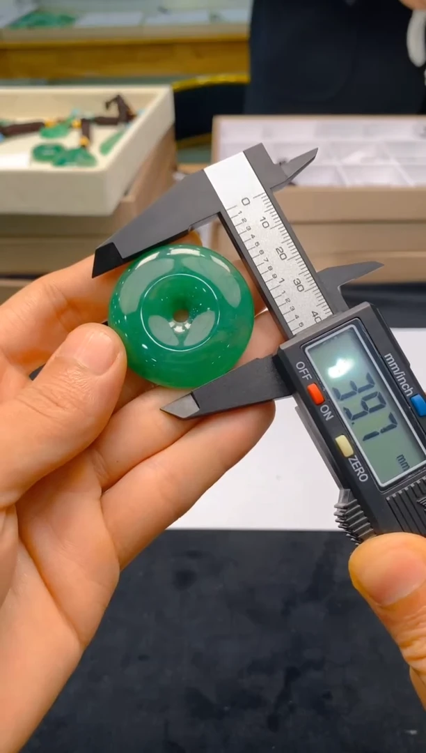 【闪购商品】石英质玉颈饰未镶嵌冰美人非洲翠96