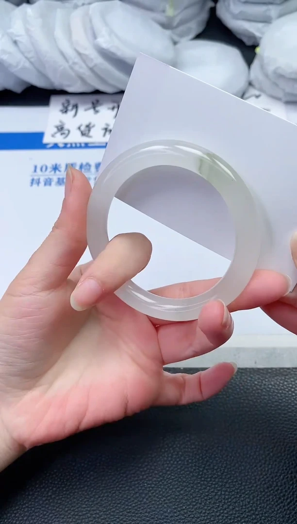 【闪购商品】石英质玉手镯未镶嵌P12