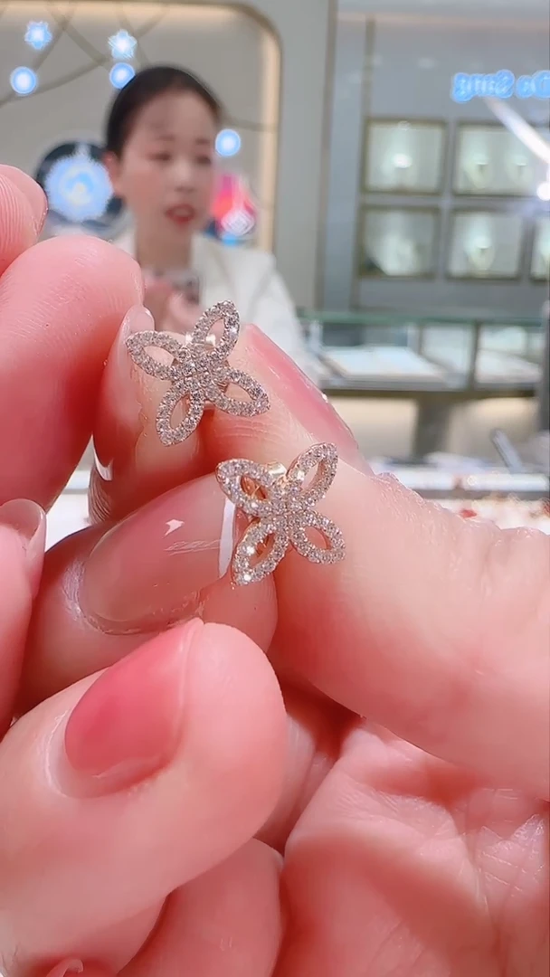 【闪购商品】合成立方氧化锆耳饰18K金镶嵌耳饰