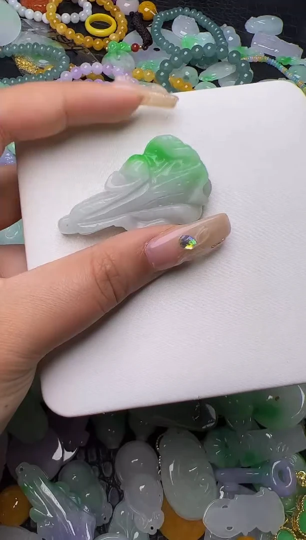 翡翠未镶嵌颈饰天然缅甸翡翠吊坠