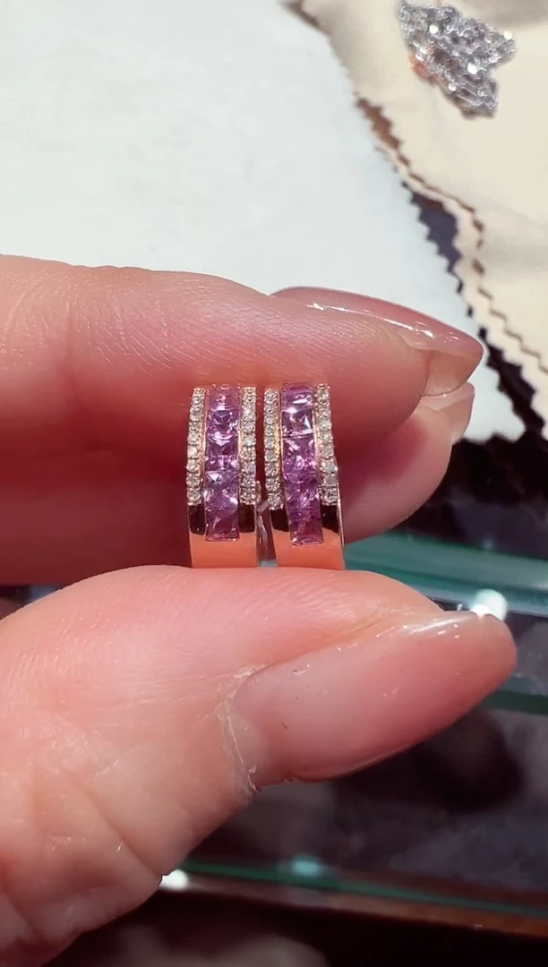 【闪购商品】蓝宝石耳环18K金镶嵌蓝宝石耳环