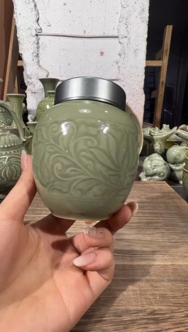 耀州窑莲纹锡合金茶叶罐