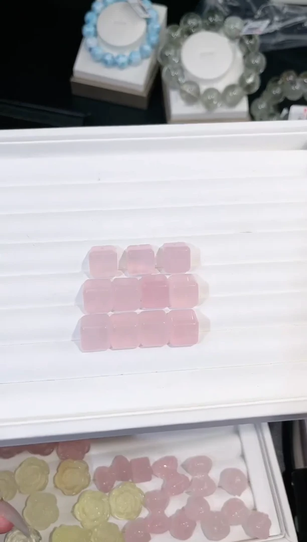 【闪购商品】水晶手链未镶嵌多样性发一粉晶方糖