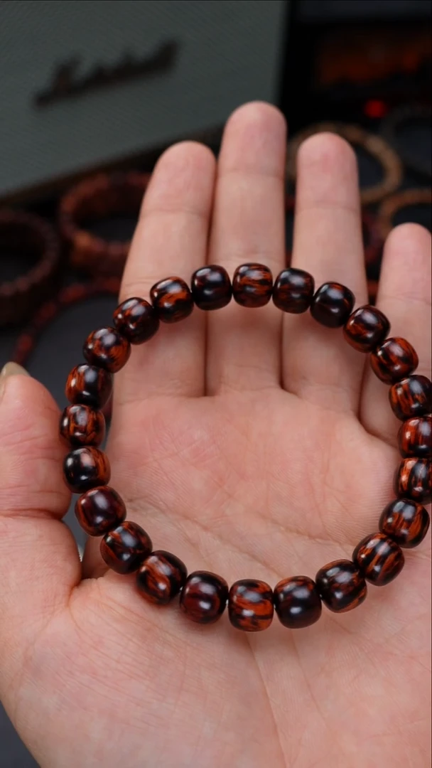 手串/手链黄花梨/降香黄檀8*9海南红降花梨公老型珠单圈（芝麻点）