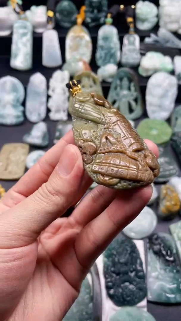 颈饰未镶嵌翡翠13  天然翡翠a货  八破