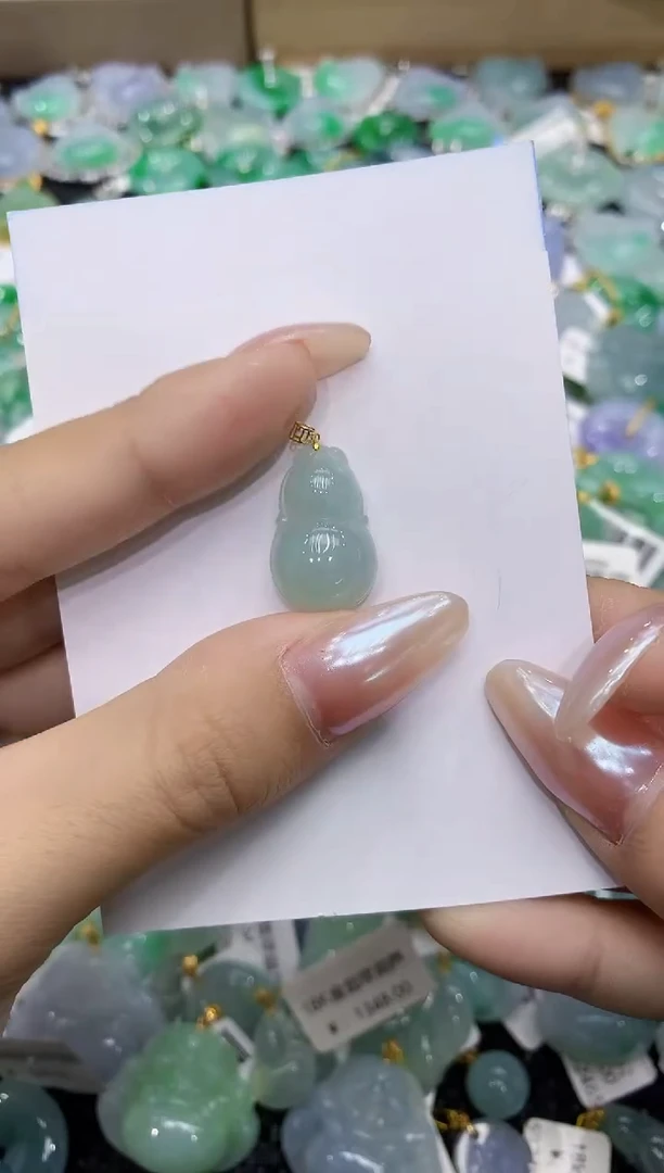 翡翠18K金镶嵌颈饰111111111111