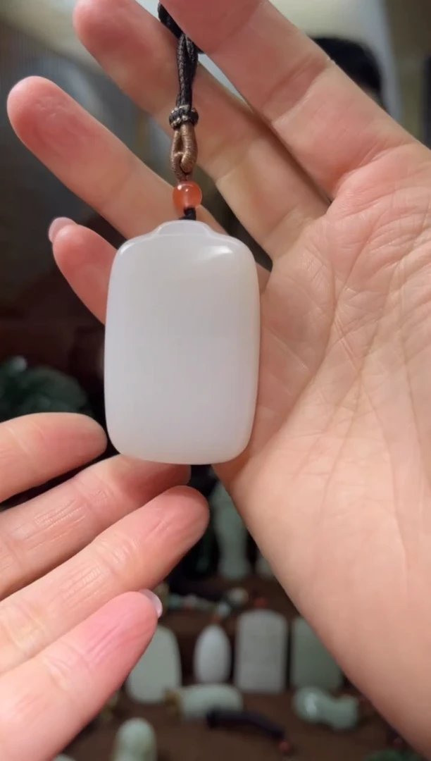 颈饰未镶嵌和田玉·