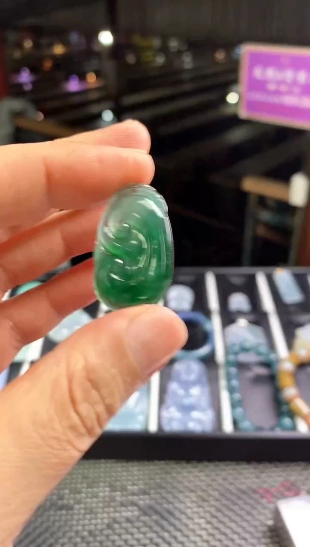 翡翠未镶嵌颈饰翡翠吊坠--25586