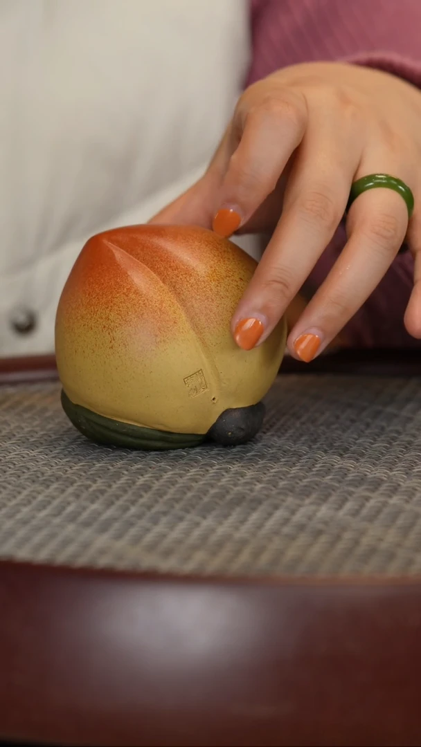 【闪购商品】紫砂茶宠段泥小寿桃