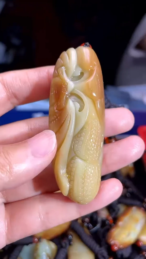 和田玉未镶嵌颈饰1